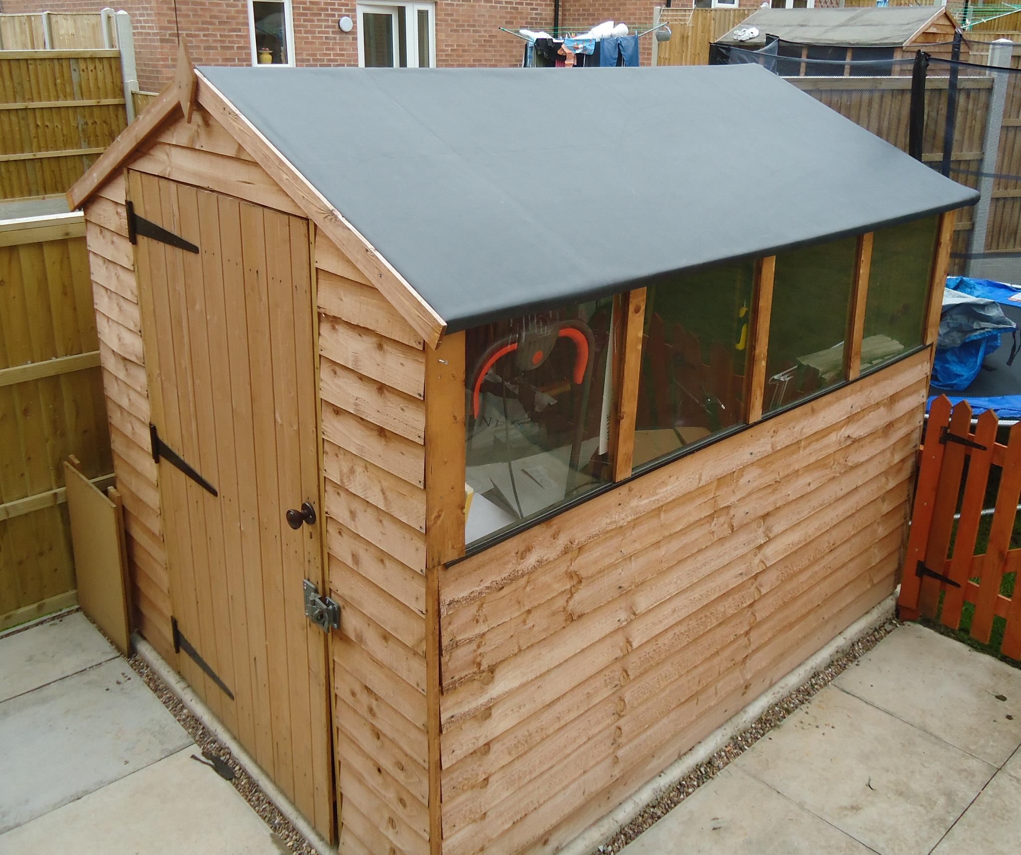 Flat roof shed